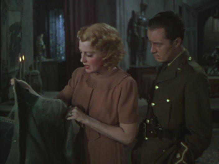 Кадр из фильма Нежная улыбка / Smilin' Through (1942)