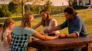 Кадры из фильма Чудеса с небес / Miracles from Heaven (2016)