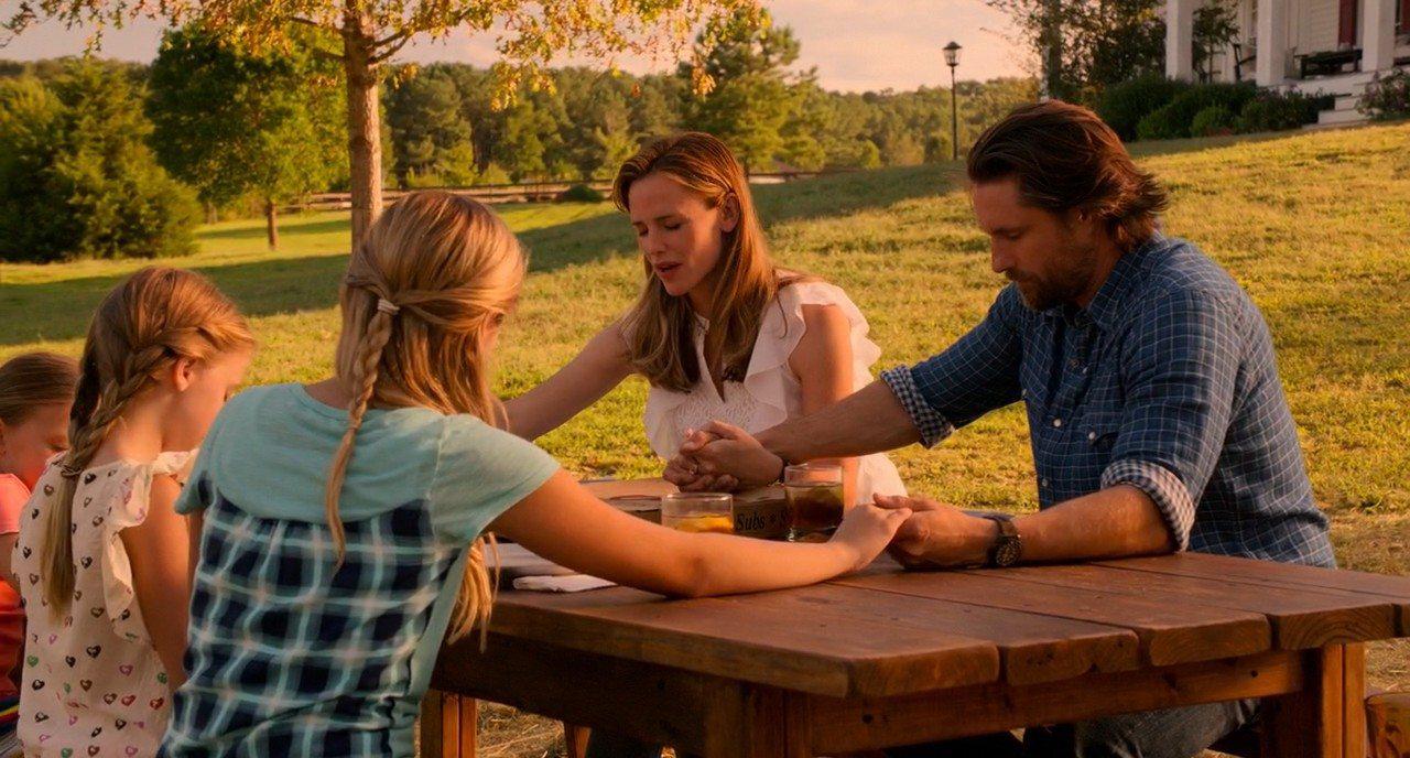 Кадр из фильма Чудеса с небес / Miracles from Heaven (2016)