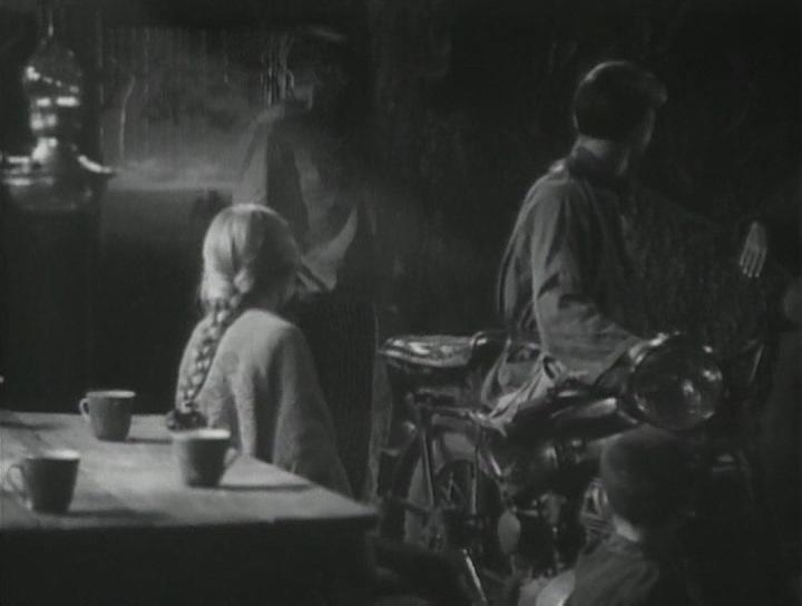 Кадр из фильма Юные партизаны (1942)