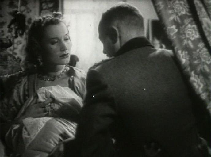 Кадр из фильма Радуга (1943)
