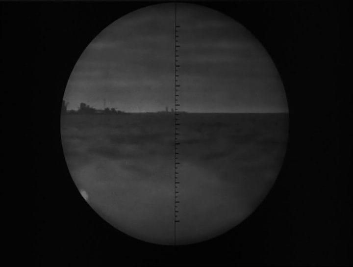 Кадр из фильма Погружаемся на рассвете (Ночное погружение) / We Dive at Dawn (1943)