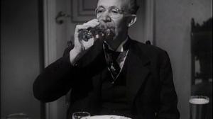 Кадры из фильма Палачи тоже умирают / Hangmen Also Die! (1943)