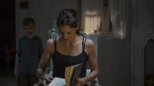 Кадры из фильма По ту сторону двери / The Other Side of the Door (2016)