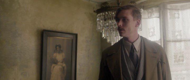Кадр из фильма Одни в Берлине / Alone in Berlin (2016)