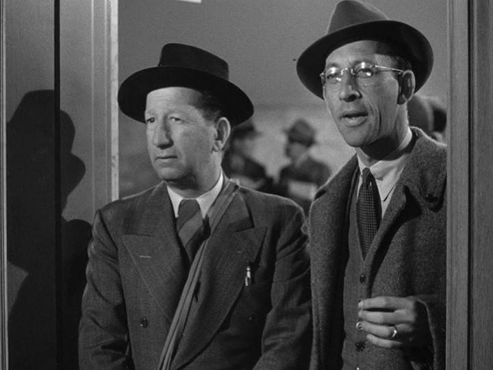 Кадр из фильма Мышьяк и старые кружева / Arsenic and Old Lace (1944)
