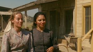 Кадры из фильма Грешники и праведники / Outlaws and Angels (2016)