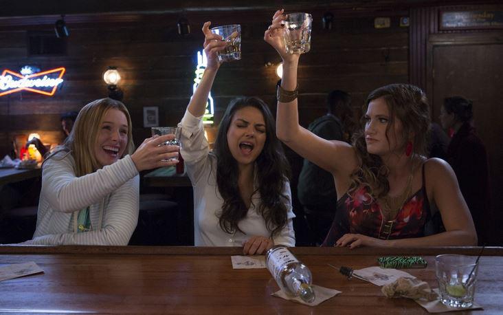 Кадр из фильма Очень плохие мамочки / Bad Moms (2016)