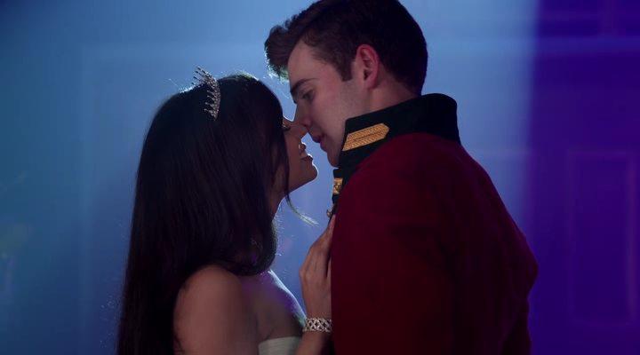 Кадр из фильма История Золушки 4: Если туфелька подойдёт / A Cinderella Story: If the Shoe Fits (2016)