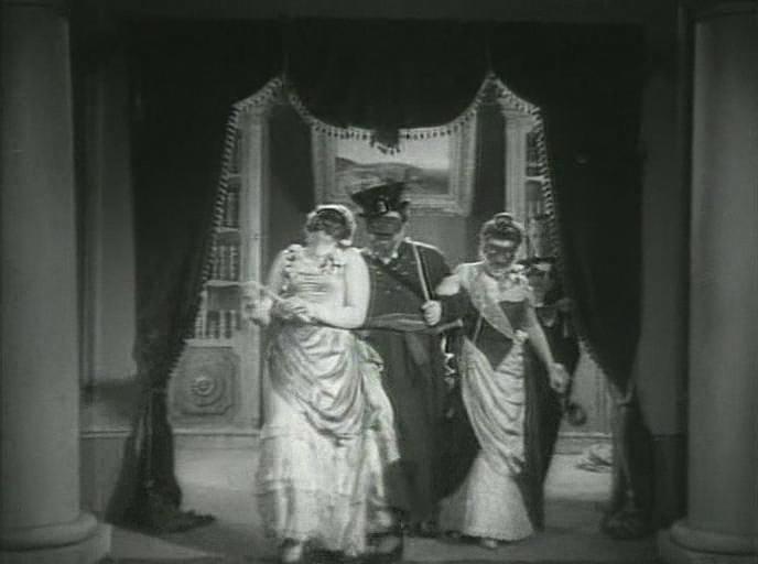 Кадр из фильма Маска (1938)