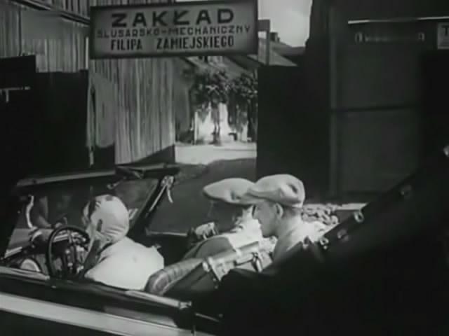 Кадр из фильма Девушка ищет любви / Dziewczyna szuka milosci (1938)