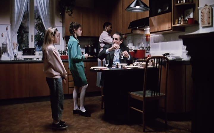 Кадр из фильма Прошу не беспокоиться / Tolgo il disturbo (1990)