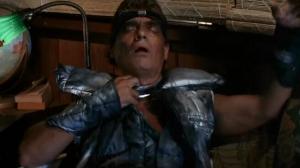 Кадры из фильма Враждебный пришелец / Alienator (1990)