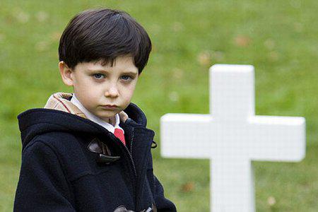 Кадр из фильма Омен / The Omen (2006)