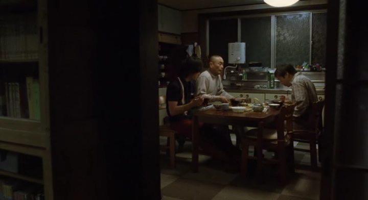 Кадр из фильма Раскачивание / Yureru (2006)