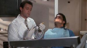 Кадры из фильма Коломбо: Берегите свои зубы / Columbo: Uneasy Lies the Crown (1990)