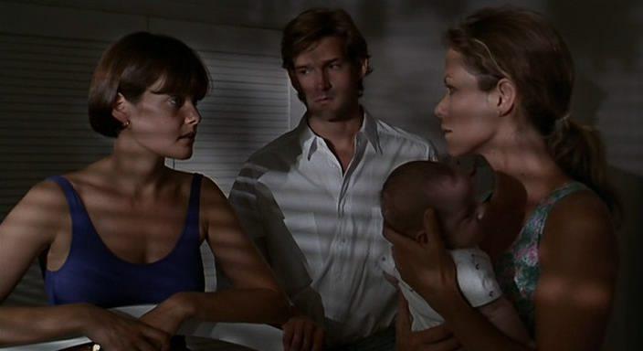 Кадр из фильма Страж / The Guardian (1990)