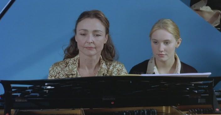 Кадр из фильма Ассистентка / La tourneuse de pages (2006)