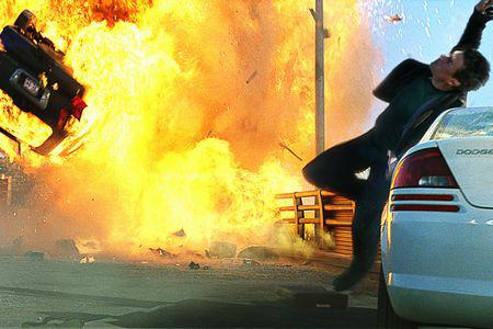 Кадр из фильма Миссия: невыполнима 3 / Mission: Impossible III (2006)