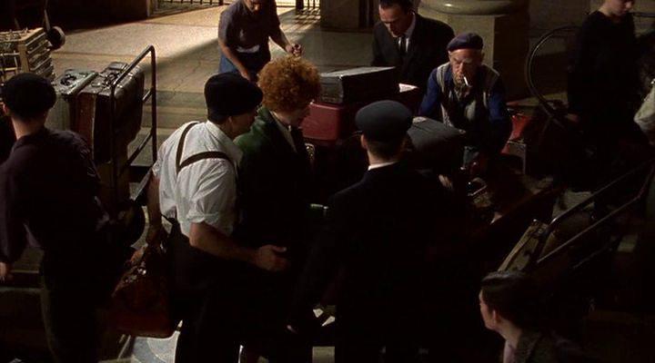 Кадр из фильма Ангел за моим столом / An Angel at My Table (1990)