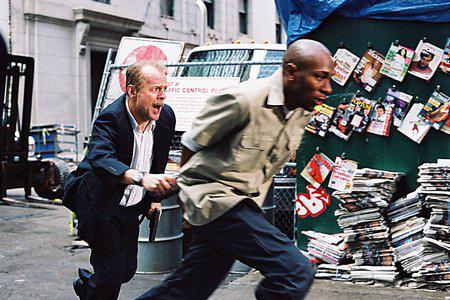 Кадр из фильма 16 кварталов / 16 Blocks (2006)