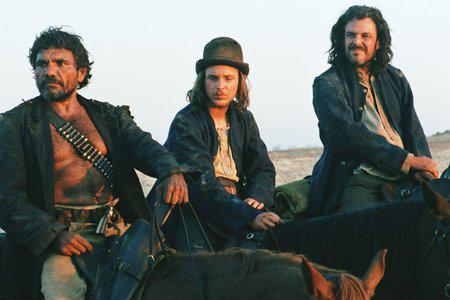 Кадр из фильма Предложение / The Proposition (2006)
