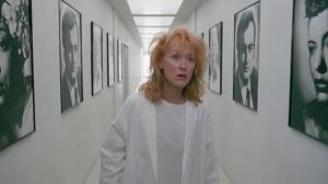 Кадры из фильма Открытки с края бездны / Postcards from the Edge (1990)