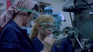 Кадры из фильма Доверься / Trust (1990)