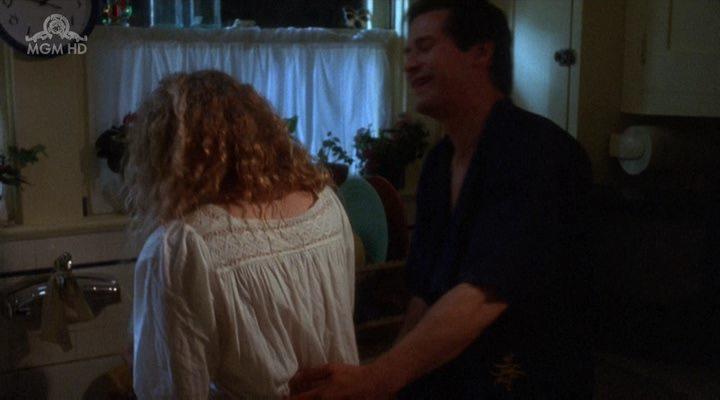 Кадр из фильма Смертельное очарование / Fatal Charm (1990)
