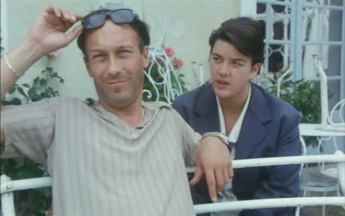 Кадр из фильма Мадо. До востребования / Mado, poste restante (1990)