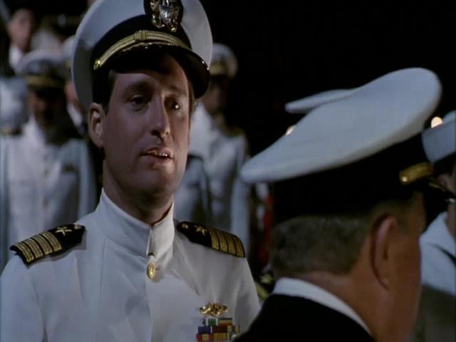 Кадр из фильма Уходим под воду / Going Under (1990)