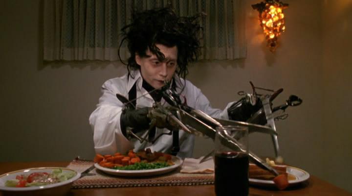 Кадр из фильма Эдвард руки-ножницы / Edward Scissorhands (1990)
