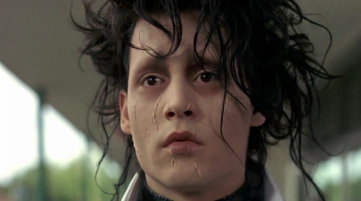 Кадр из фильма Эдвард руки-ножницы / Edward Scissorhands (1990)