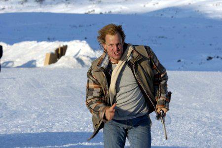 Кадр из фильма Большая белая обуза / The Big White (2006)