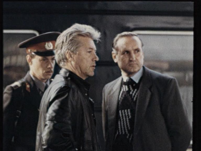 Кадр из фильма Убить Шакала (1991)