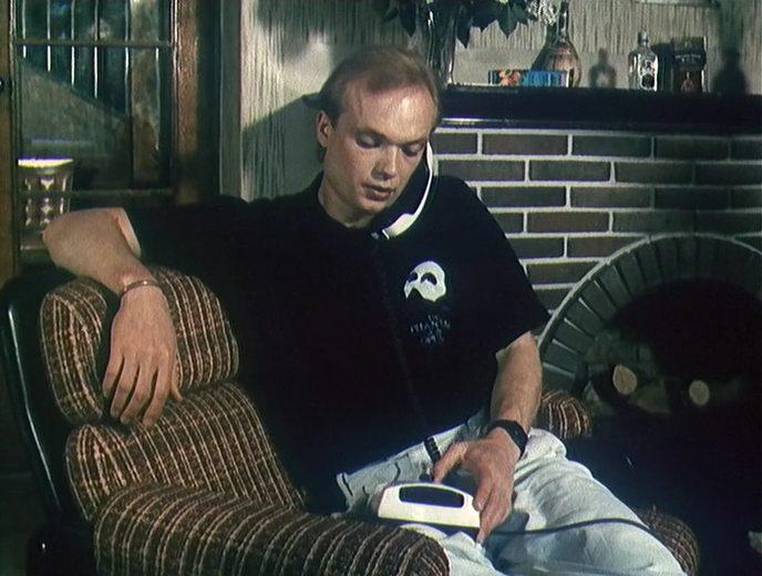 Кадр из фильма Обнаженная в шляпе (1991)
