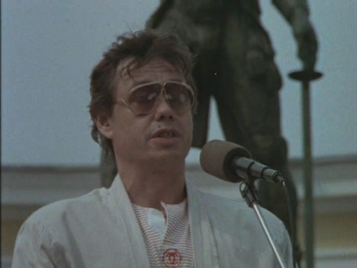 Кадр из фильма И черт с нами! (1991)