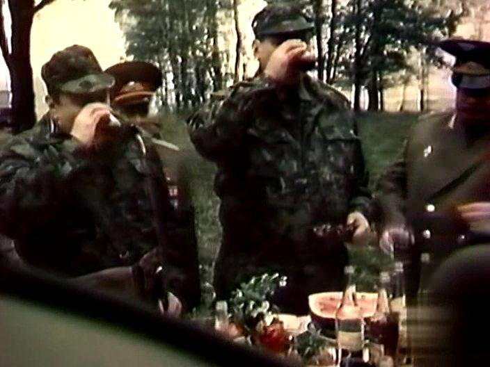 Кадр из фильма Невозвращенец (1991)