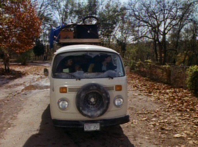 Кадр из фильма Иногда они возвращаются / Sometimes They Come Back (1991)