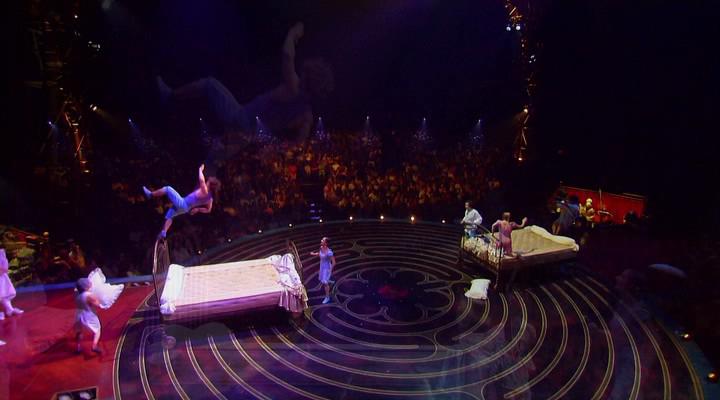Кадр из фильма Цирк солнца: Кортеж / Cirque Du Soleil: Corteo (2006)