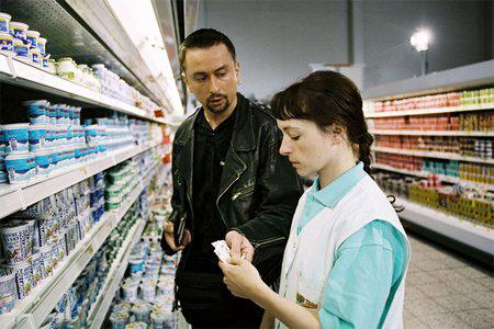 Кадр из фильма Счастье / 12+ (2005)