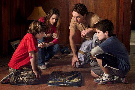 Кадр из фильма Затура: космическое приключение / Zathura: A Space Adventure (2005)