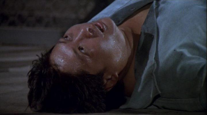 Кадр из фильма Остров огня / Huo shao dao (Island of Fire) (1991)
