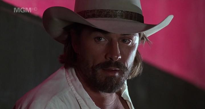 Кадр из фильма Харлей Дэвидсон и Ковбой Марльборо / Harley Davidson and the Marlboro Man (1991)