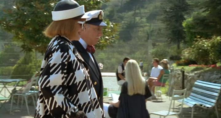 Кадр из фильма Старая дама, входящая в море / La vieille qui marchait dans la mer (1991)