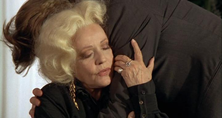 Кадр из фильма Старая дама, входящая в море / La vieille qui marchait dans la mer (1991)