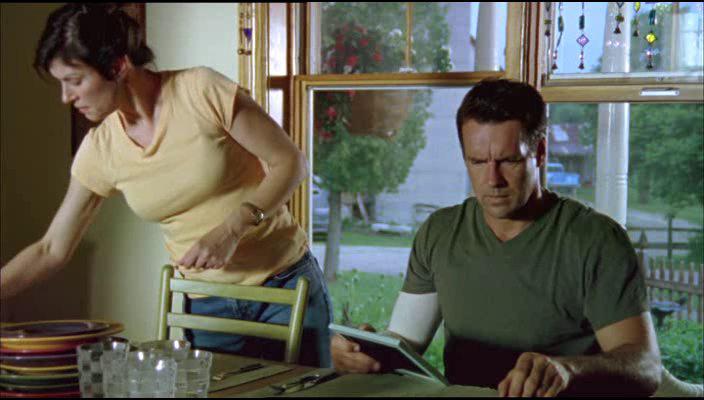 Кадр из фильма Замужем за незнакомцем / The Man Who Lost Himself (2005)