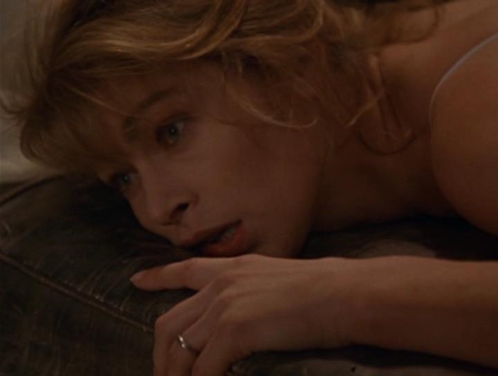 Кадр из фильма Мужья и любовники / La Villa del Venerdi (Husbands and Lovers) (1991)