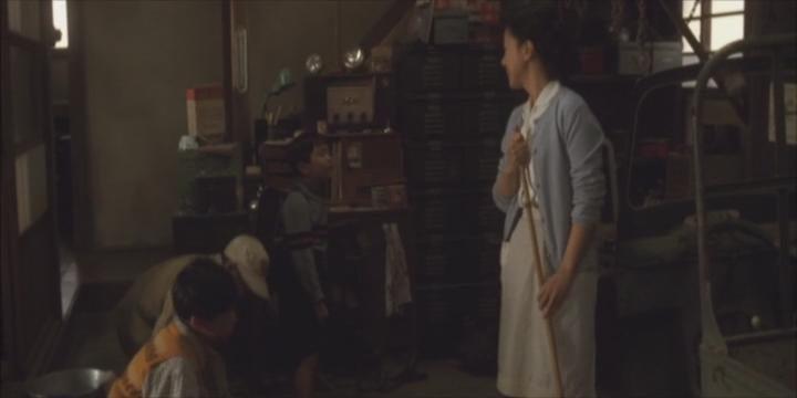 Кадр из фильма Всегда: Закат на Третьей Авеню / Always san-chome no yuhi (2005)