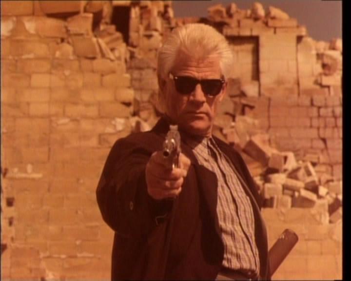 Кадр из фильма Кукольный человек / Dollman (1991)